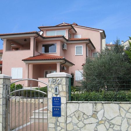 Apartments Villa Fernetich 프레멘투라 외부 사진