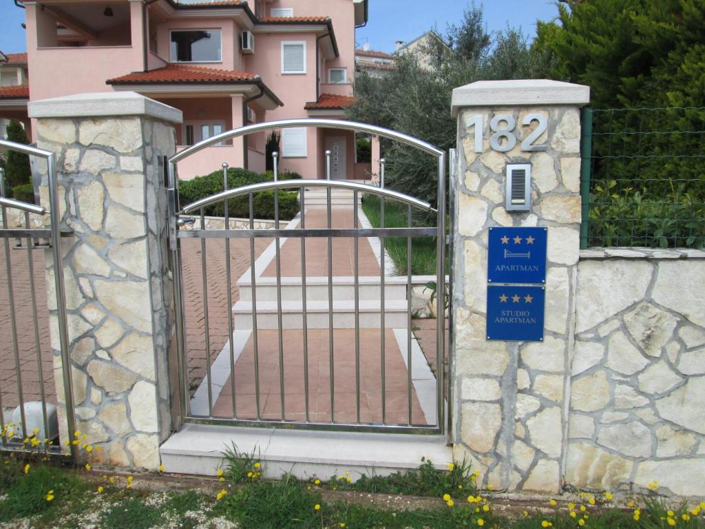 Apartments Villa Fernetich 프레멘투라 외부 사진